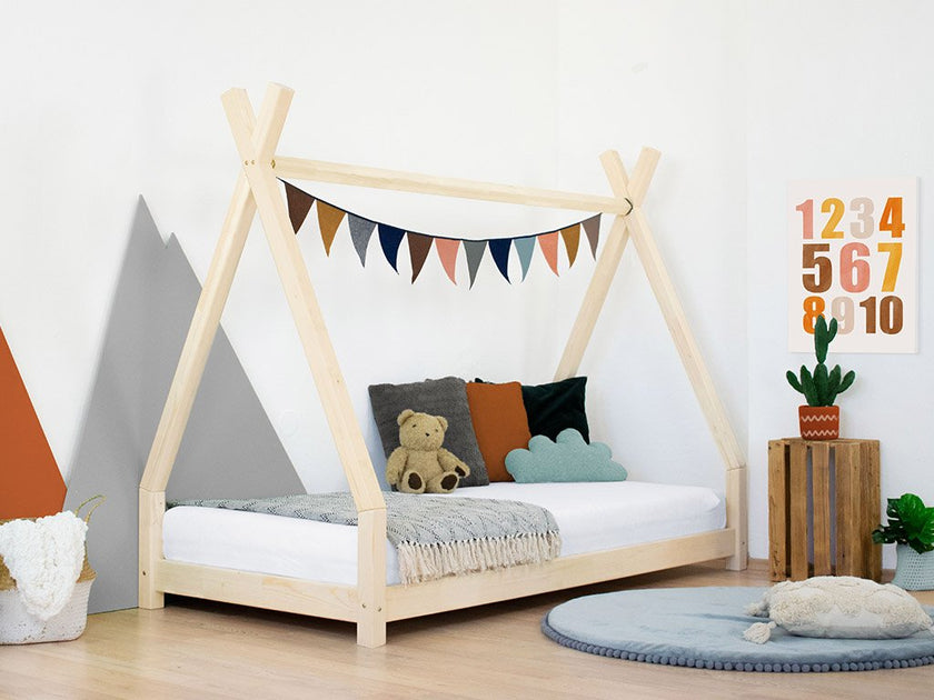 Children's wooden bed NAKANA in the shape of teepee