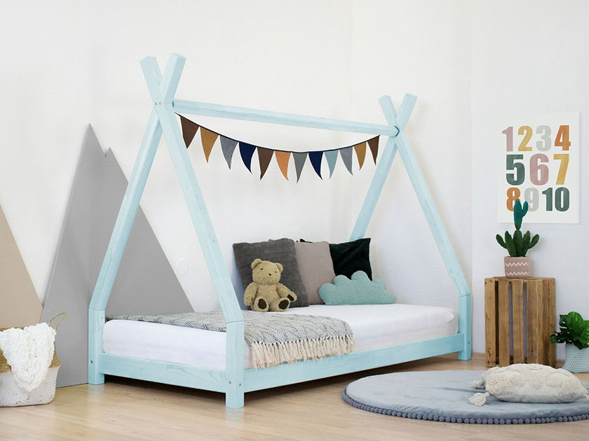 Children's wooden bed NAKANA in the shape of teepee