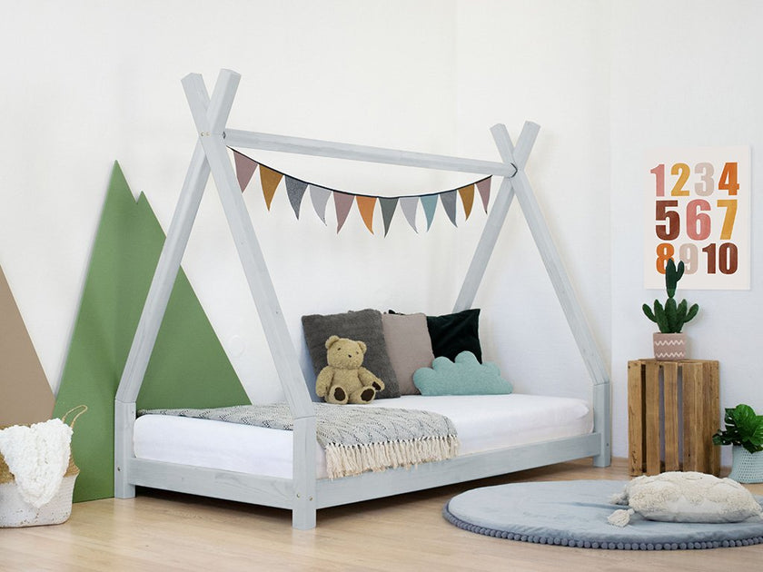 Children's wooden bed NAKANA in the shape of teepee
