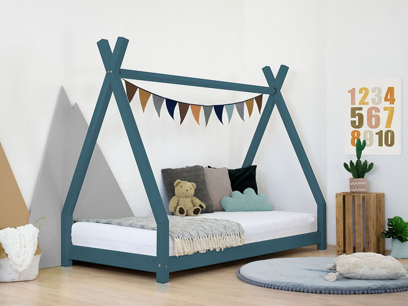 Children's wooden bed NAKANA in the shape of teepee
