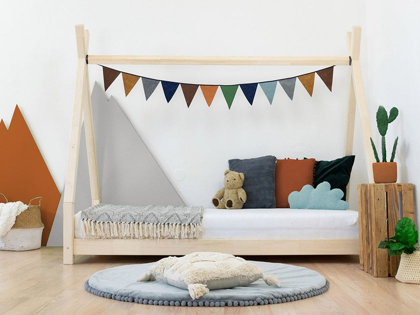 Children's wooden bed NAKANA in the shape of teepee