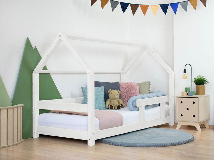 Children's house bed TERY with one barrier