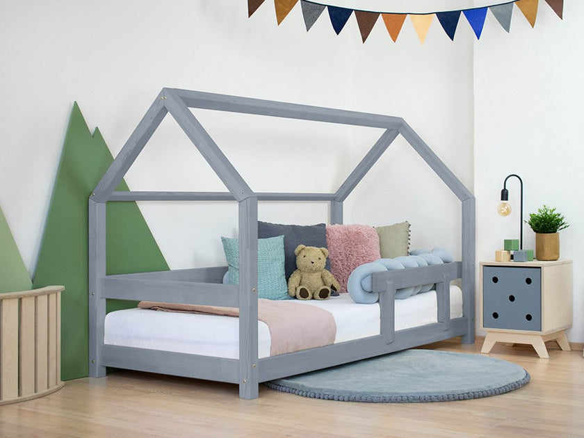 Children's house bed TERY with one barrier