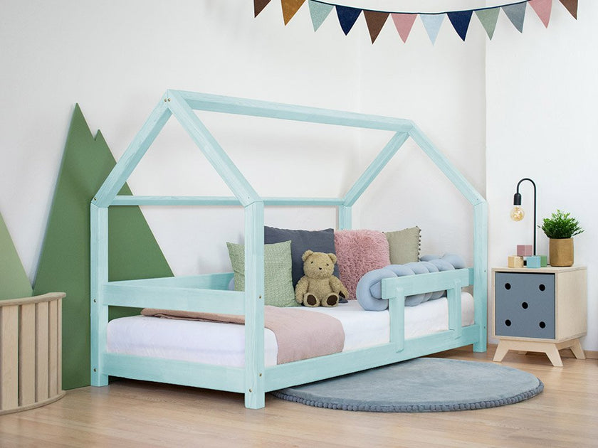 Children's house bed TERY with one barrier