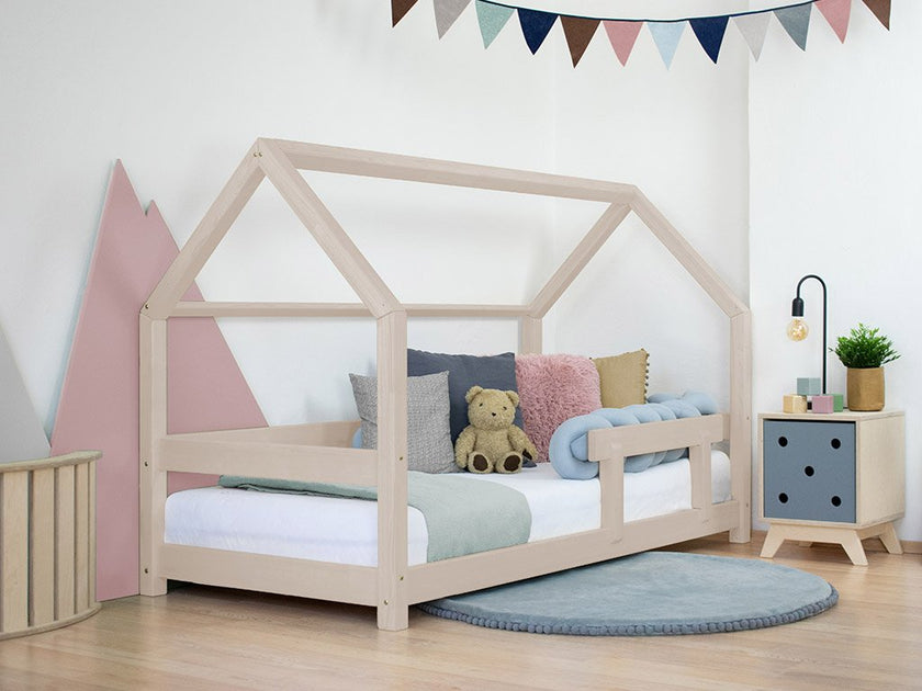 Children's house bed TERY with one barrier