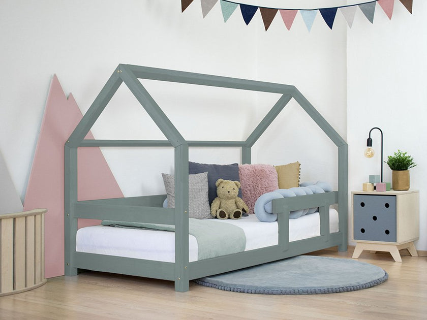 Children's house bed TERY with one barrier