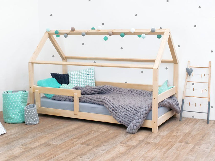 Children's house bed TERY with one barrier