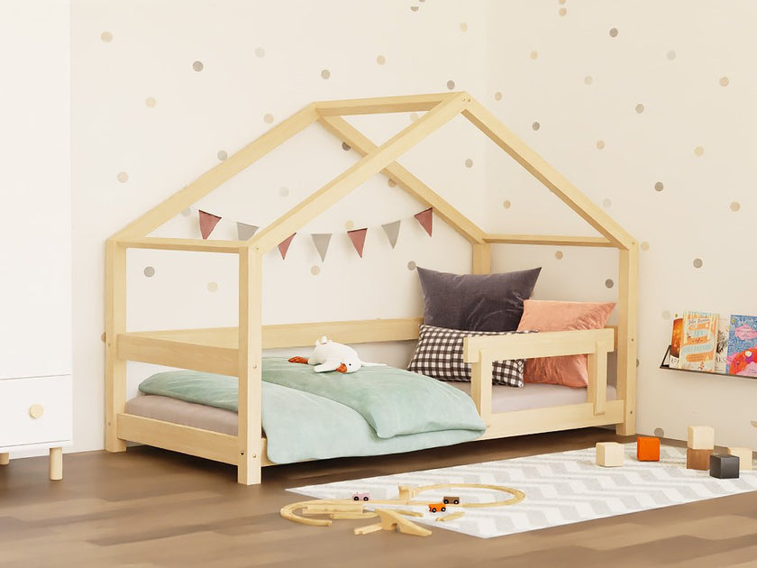 Children's house bed LUCKY with one barrier
