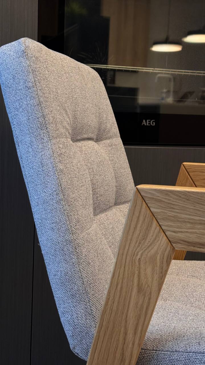 Chair Sydney with armrests