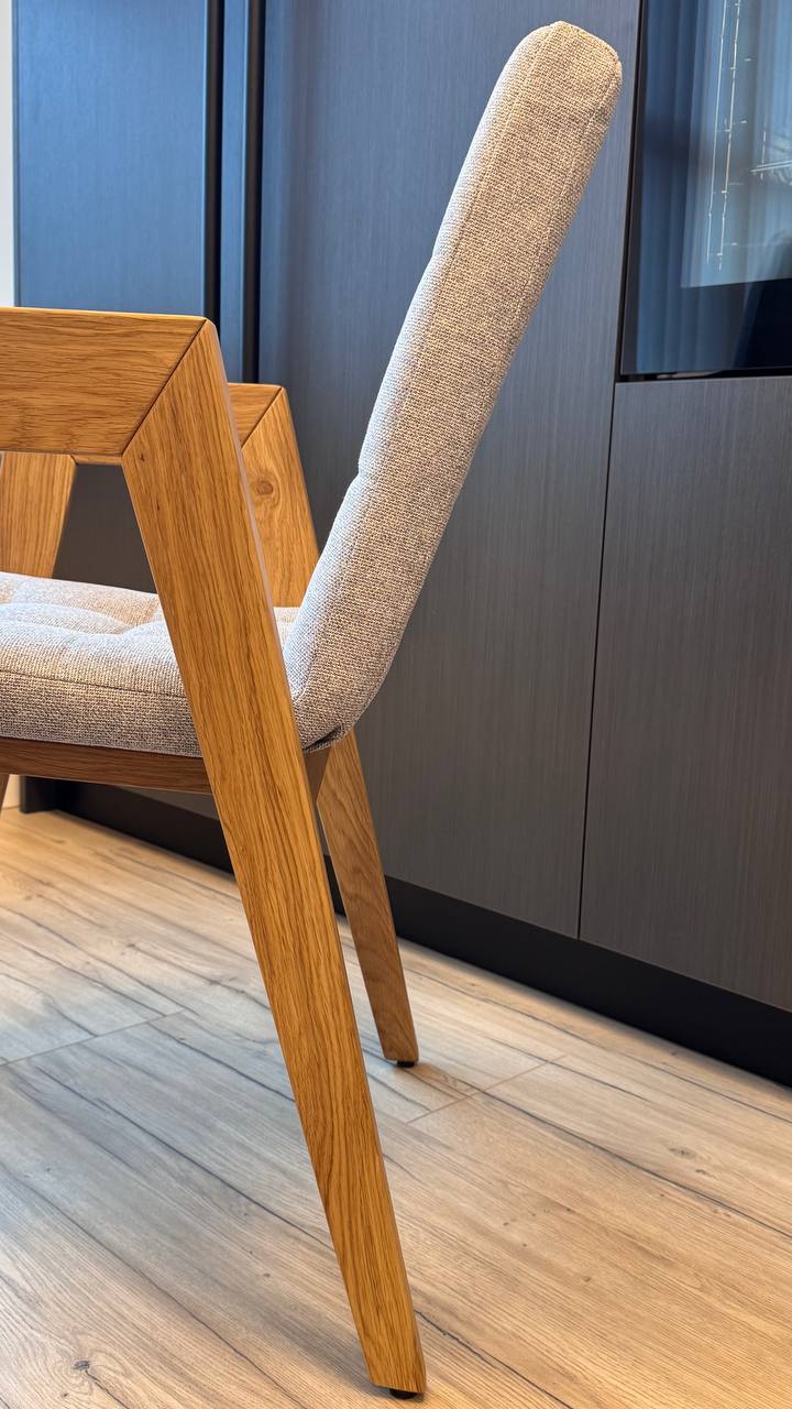 Chair Sydney with armrests
