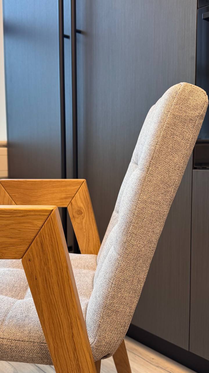 Chair Sydney with armrests