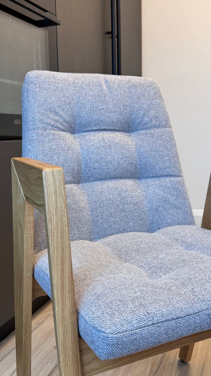 Chair Sydney with armrests