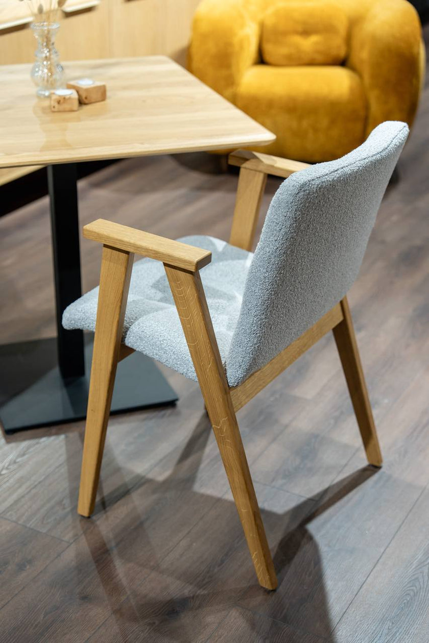 Chair Thor